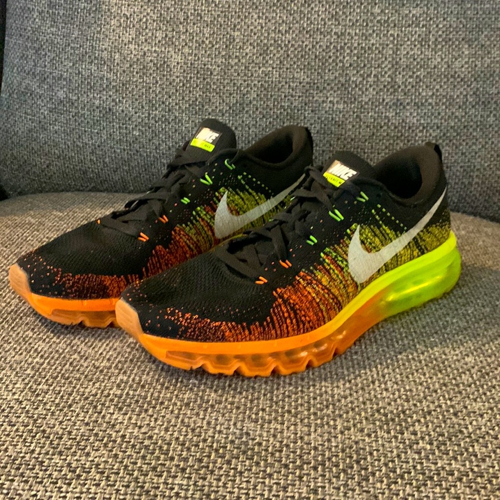 Nike Mens Flyknit Max